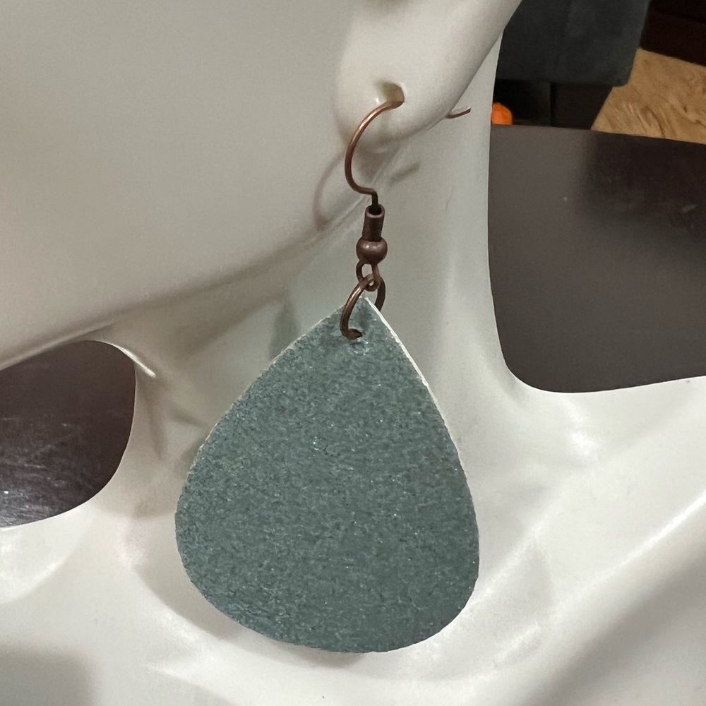 Glitter tear drop earrings